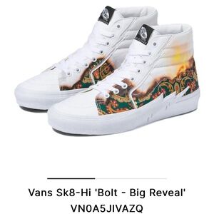 Vans BIG REVEAL SK8-HI BOLT  COLOR: True White/Paisley